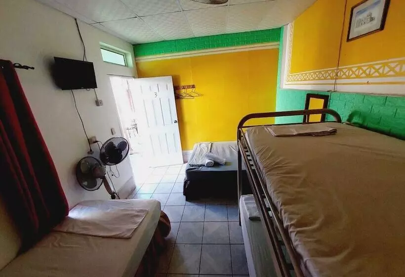 ベッドアンドブレックファースト Hostal Ruinas De San Sebastián