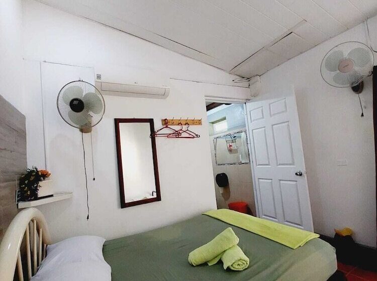 تختخواب و صبحانه Hostal Ruinas De San Sebastián