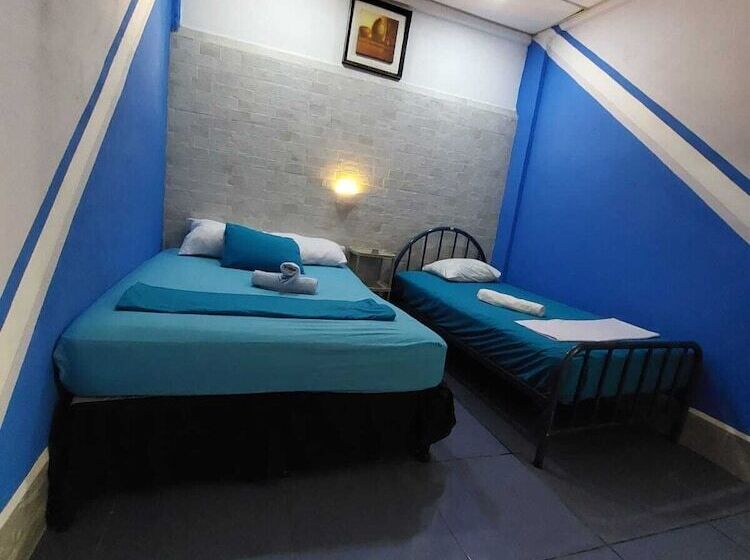 تختخواب و صبحانه Hostal Ruinas De San Sebastián