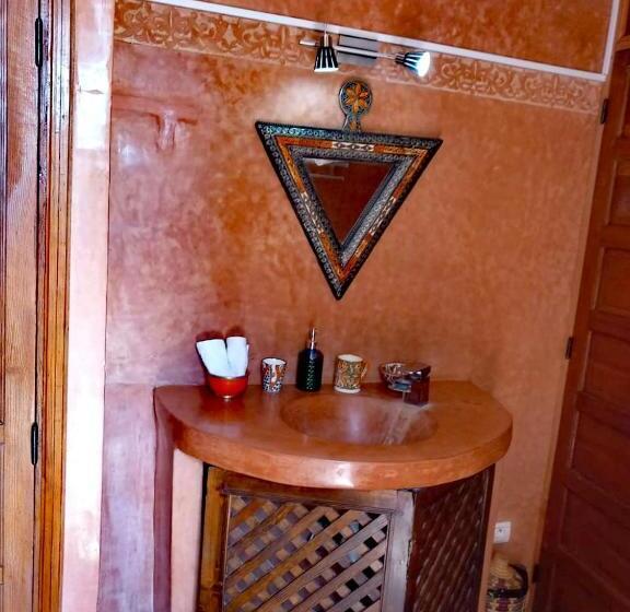 تختخواب و صبحانه Les Bains De Fez Tara