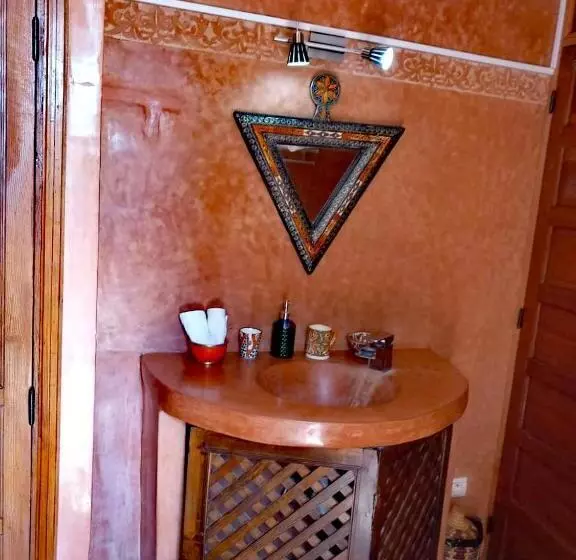 تختخواب و صبحانه Les Bains De Fez Tara