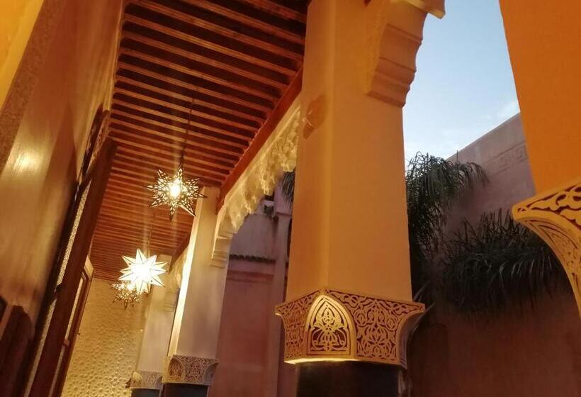 تختخواب و صبحانه Les Bains De Fez Tara