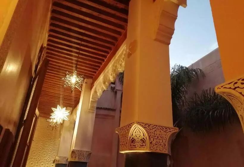 تختخواب و صبحانه Les Bains De Fez Tara