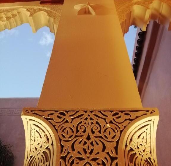 تختخواب و صبحانه Les Bains De Fez Tara