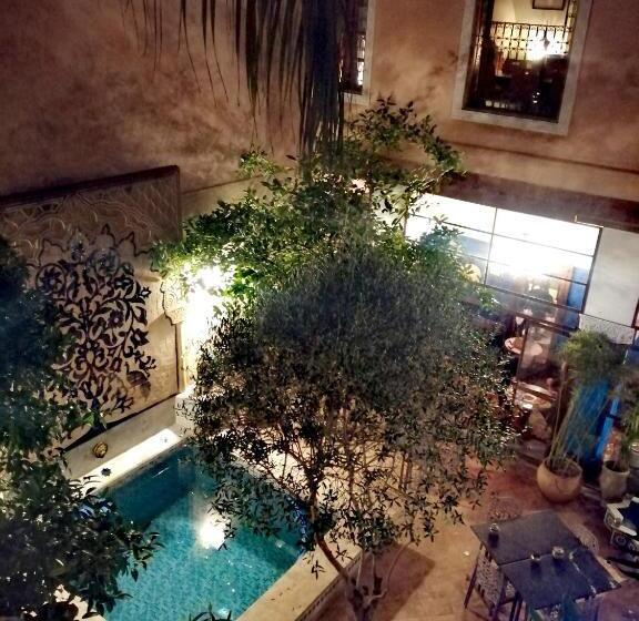 تختخواب و صبحانه Les Bains De Fez Tara