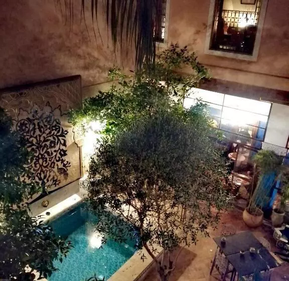 تختخواب و صبحانه Les Bains De Fez Tara
