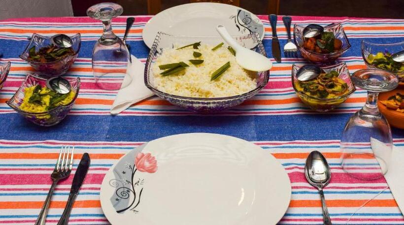 ベッドアンドブレックファースト Wild Hut Habarana