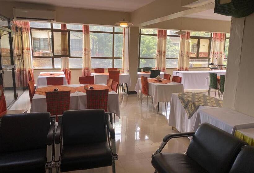 בית מלון כפרי Panama Inn