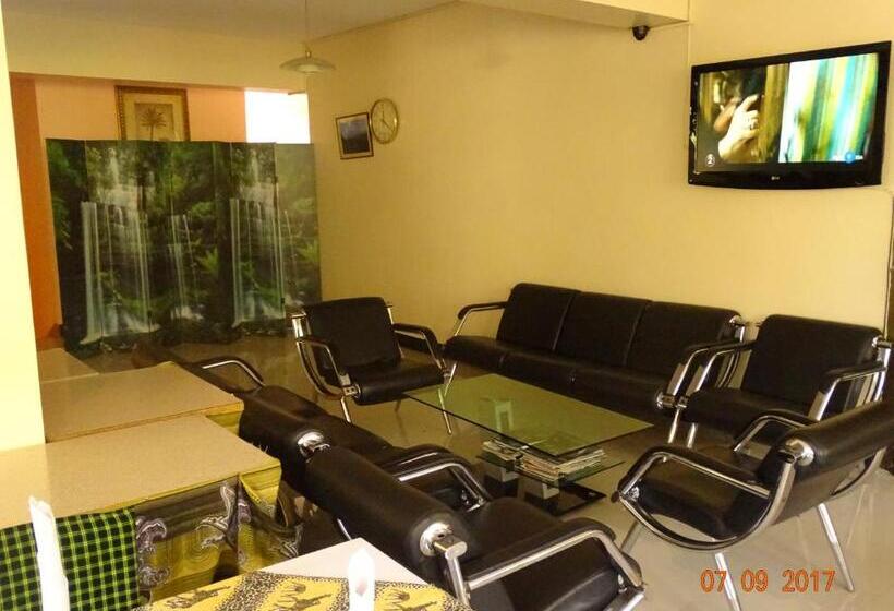 בית מלון כפרי Panama Inn