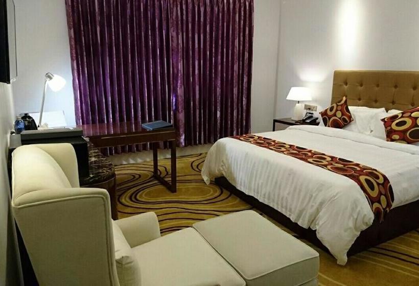 هتل Royal Hinthar