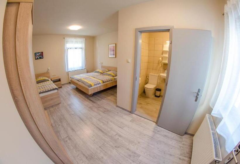 민박 Kolibri Panzió