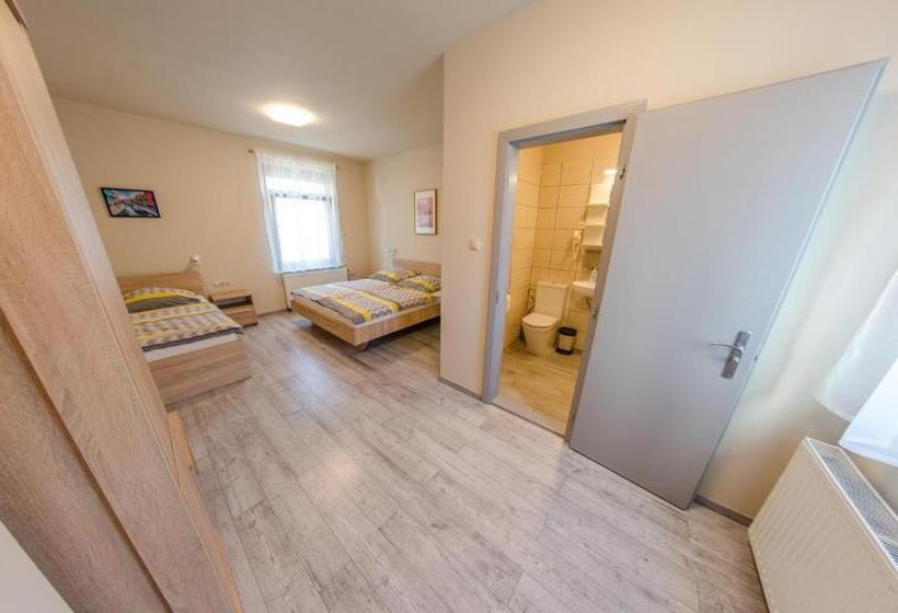 민박 Kolibri Panzió