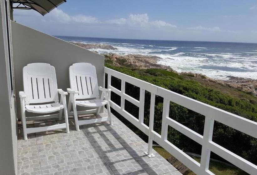 مبيت وإفطار On The Rocks Guesthouse