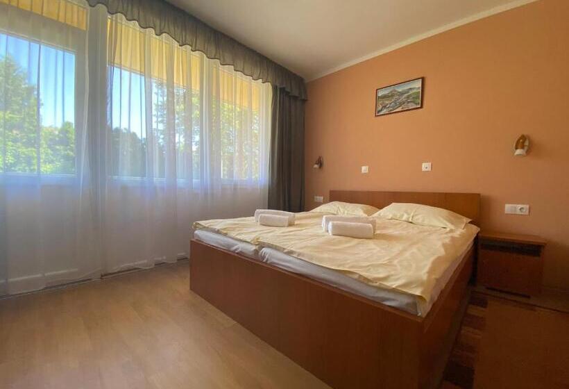 בית מלון כפרי Arkánum