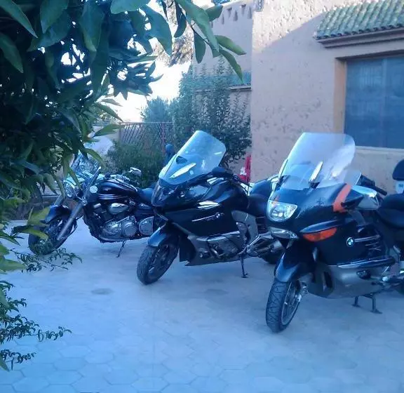 هتل Auberge Tinit