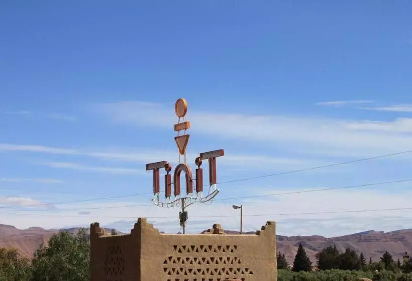 هتل Auberge Tinit