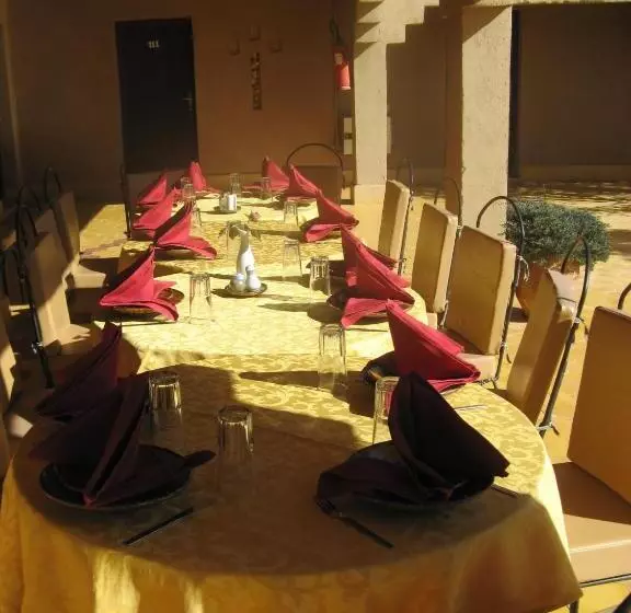 هتل Auberge Tinit