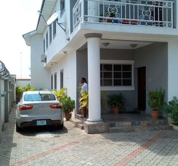 هتل Chateau De Trybze