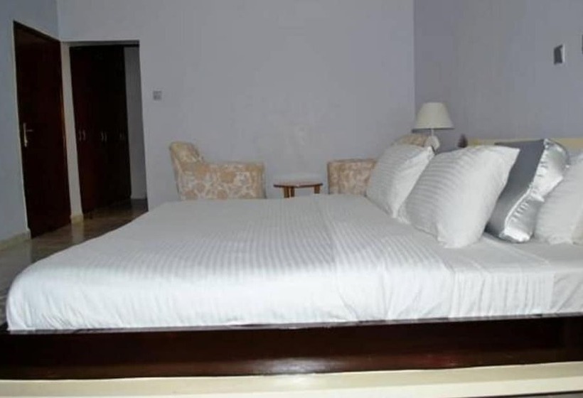 هتل Chateau De Trybze