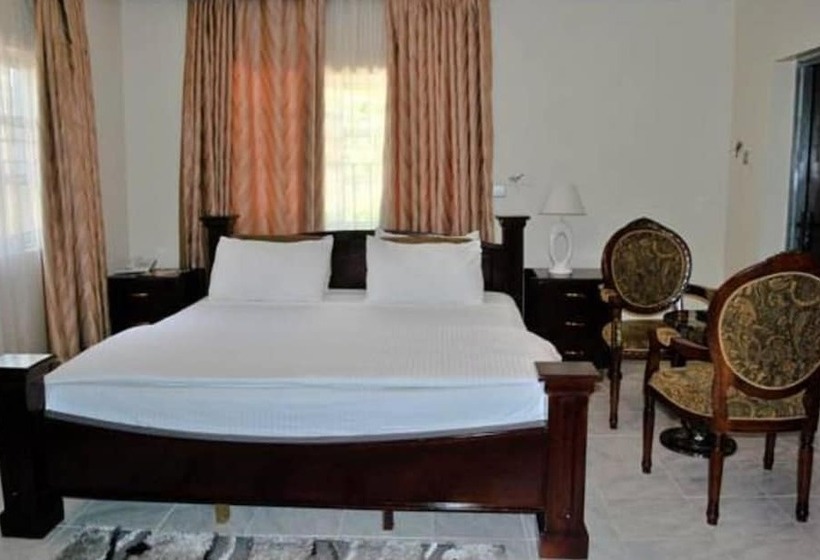 هتل Chateau De Trybze