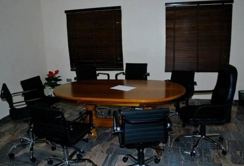 هتل Chateau De Trybze