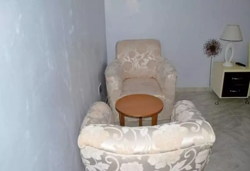 هتل Chateau De Trybze