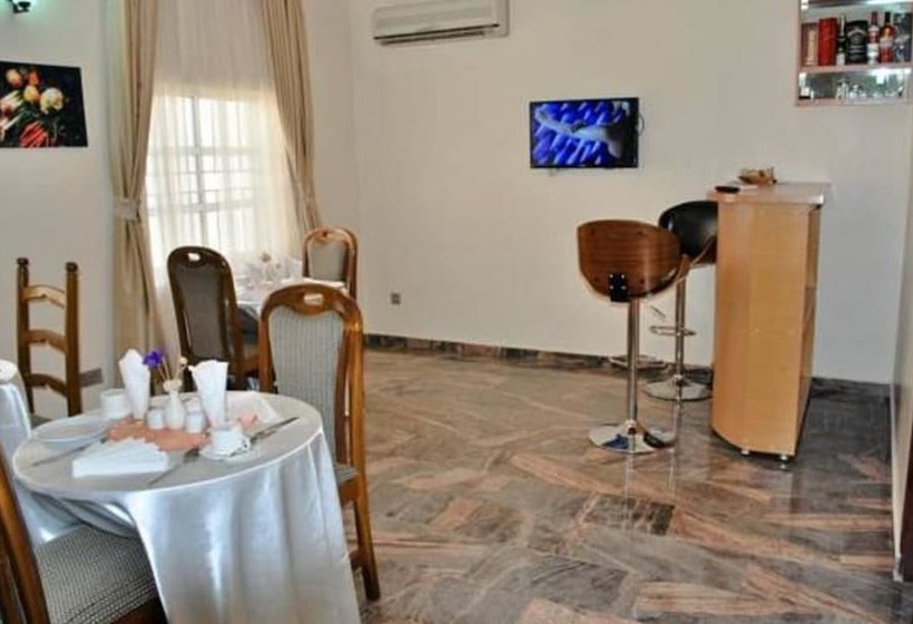 هتل Chateau De Trybze