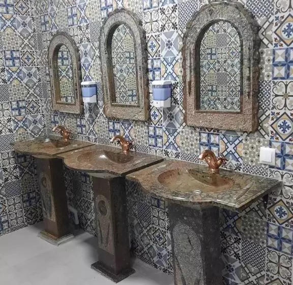 هتل Hôtel Mandy