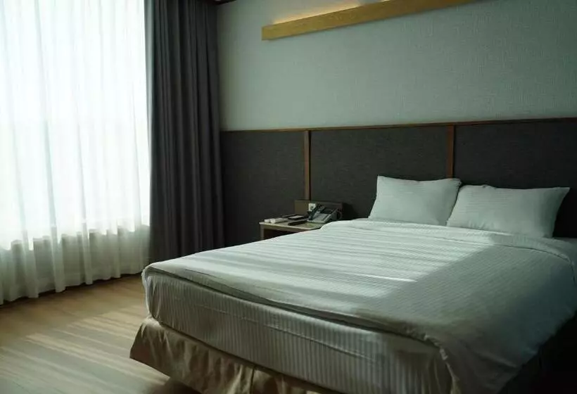 هتل Sacheon Grand Tourist