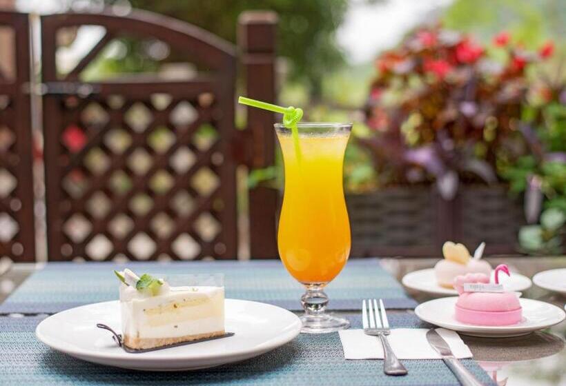 Hotelli Secret Courtyard Resort