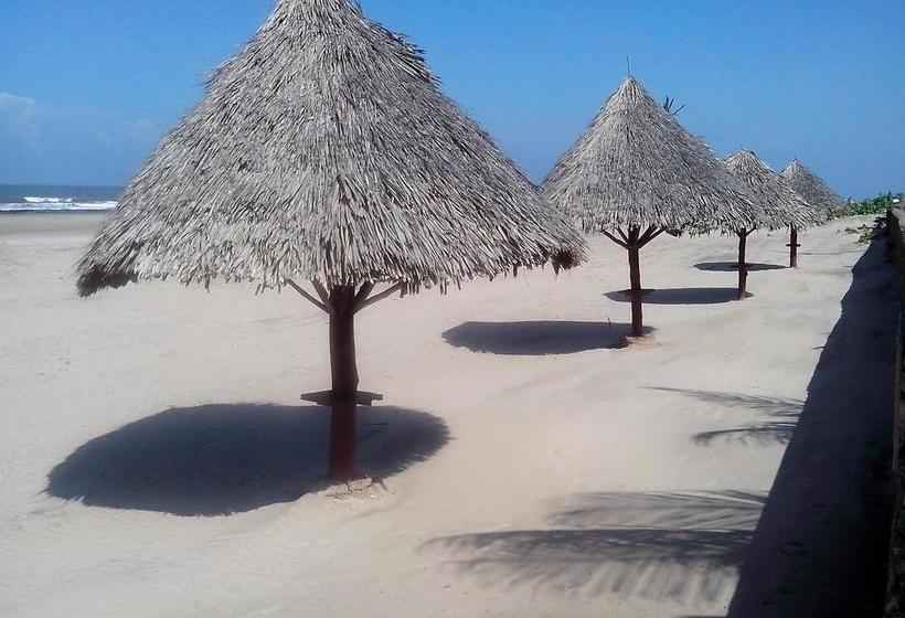 استراحتگاه Karibuni Hotel & Villas