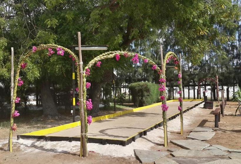 استراحتگاه Karibuni Hotel & Villas