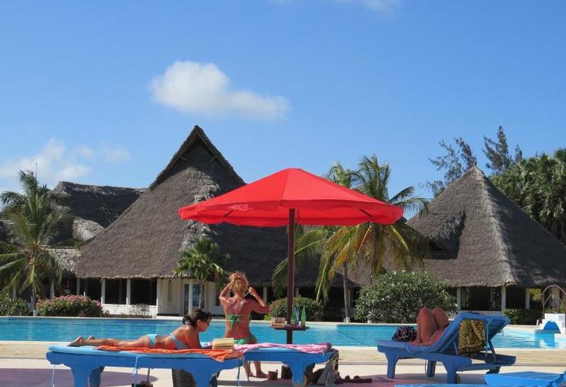 استراحتگاه Karibuni Hotel & Villas