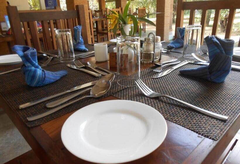 مبيت وإفطار Lario Resort