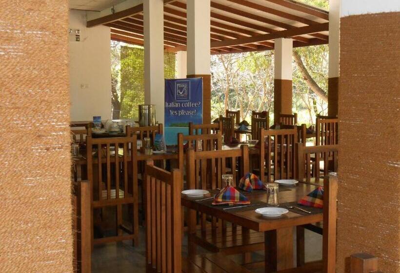 مبيت وإفطار Lario Resort