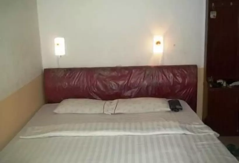 Hotelli De Zews