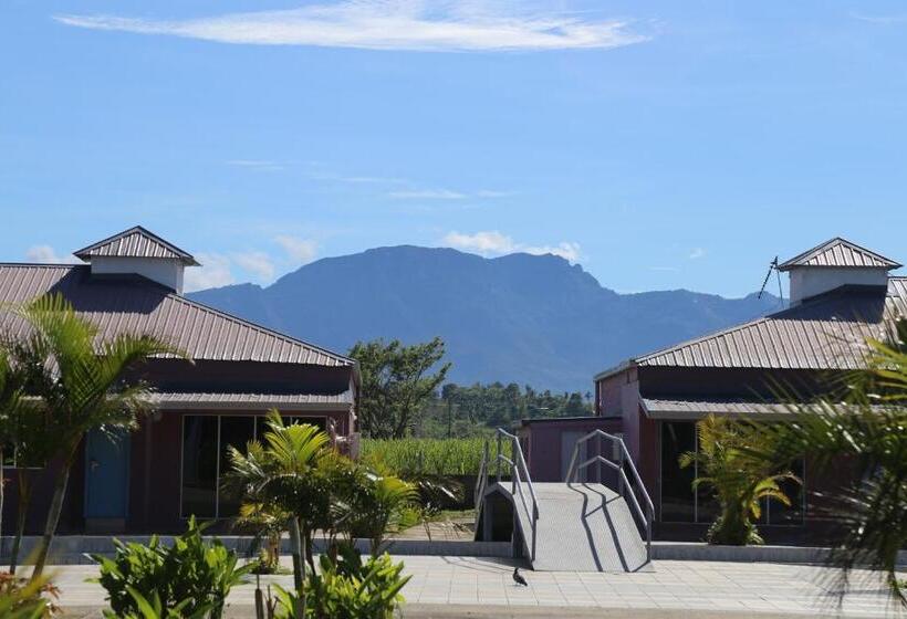 בית מלון כפרי Funworld Plaza