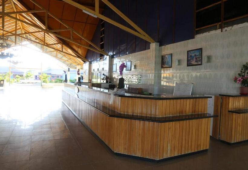 בית מלון כפרי Funworld Plaza