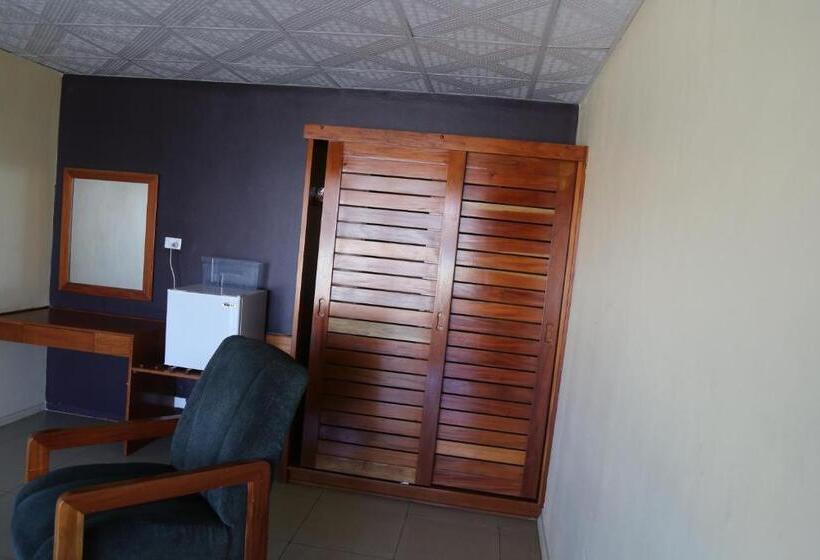 בית מלון כפרי Funworld Plaza