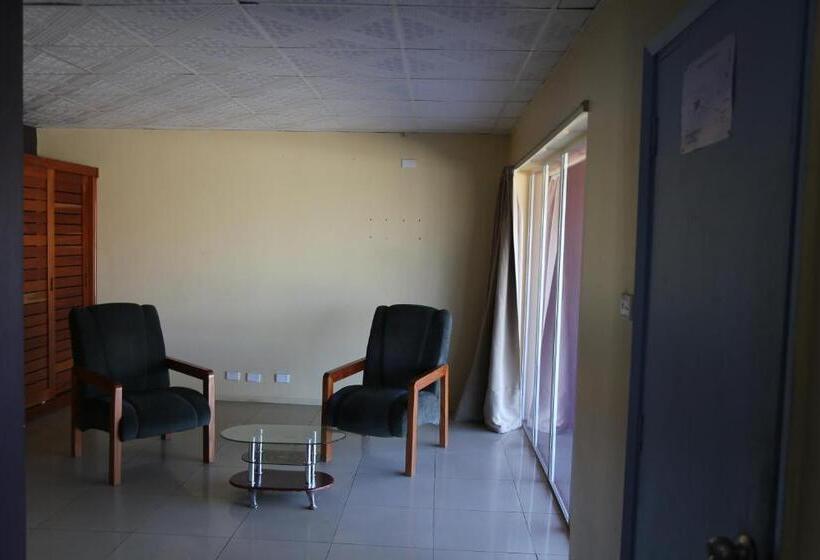 בית מלון כפרי Funworld Plaza