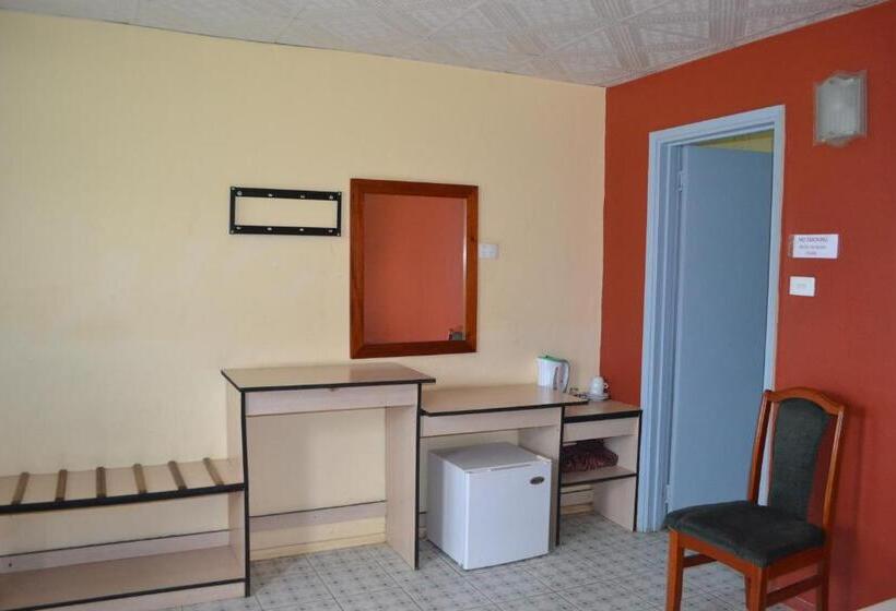 בית מלון כפרי Funworld Plaza