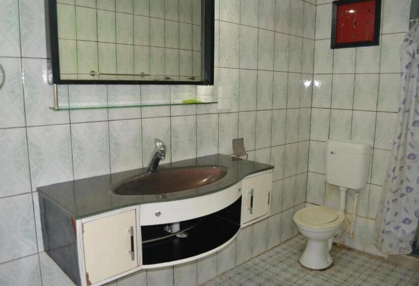 בית מלון כפרי Funworld Plaza