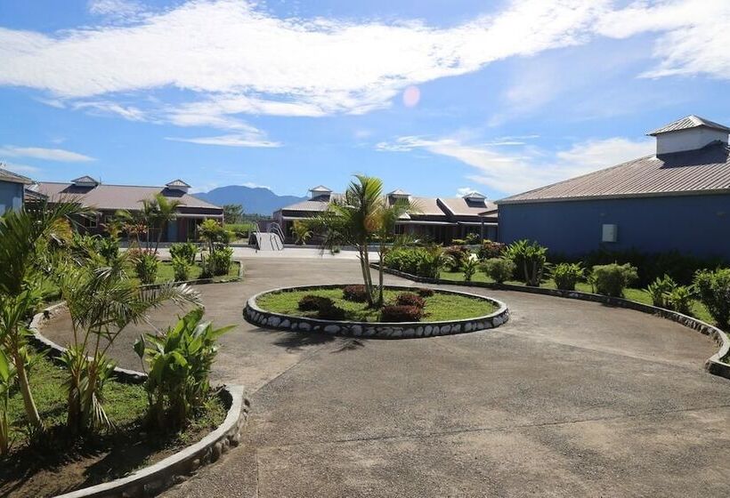 בית מלון כפרי Funworld Plaza