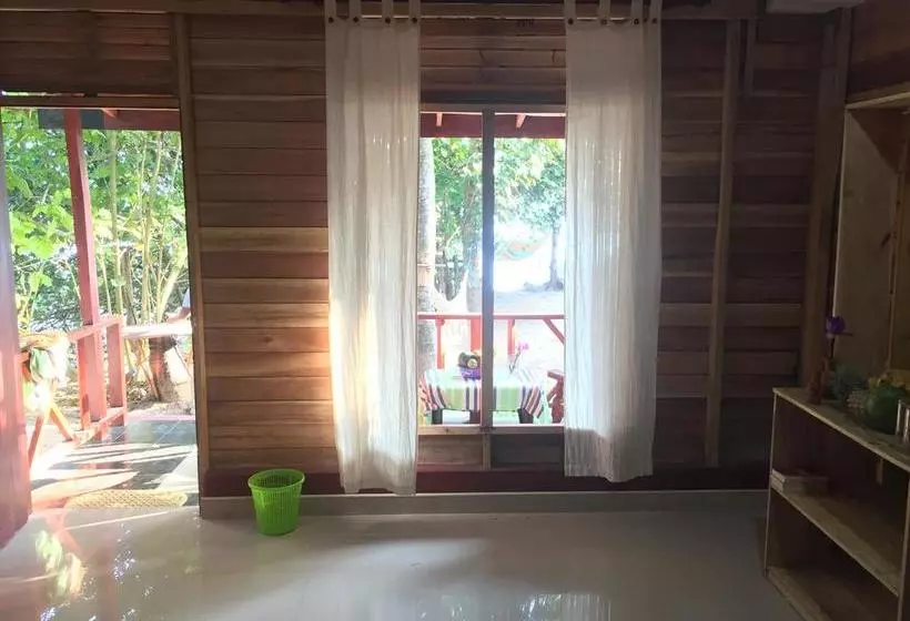 Hotelli Beach Paradise