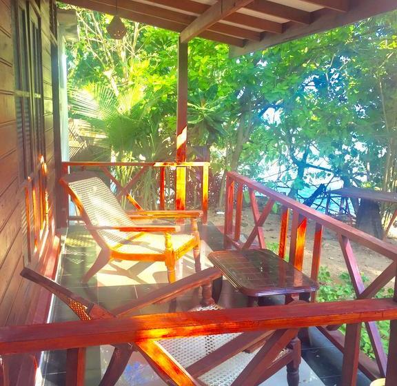 בית מלון כפרי Beach Paradise