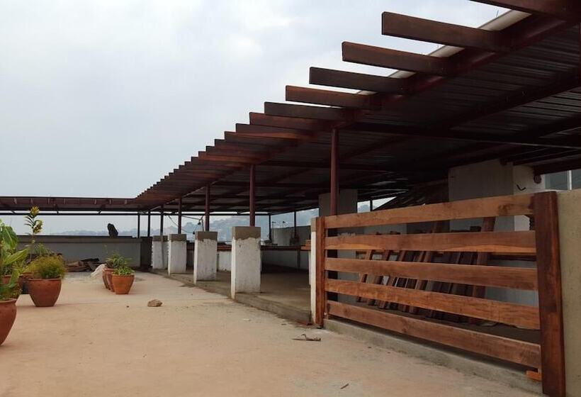 בית מלון כפרי Pulickal Airport