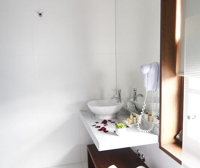 هتل Oca Ribeira Do Porto