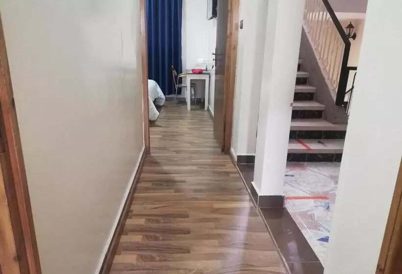 هتل School Ersat Azrou
