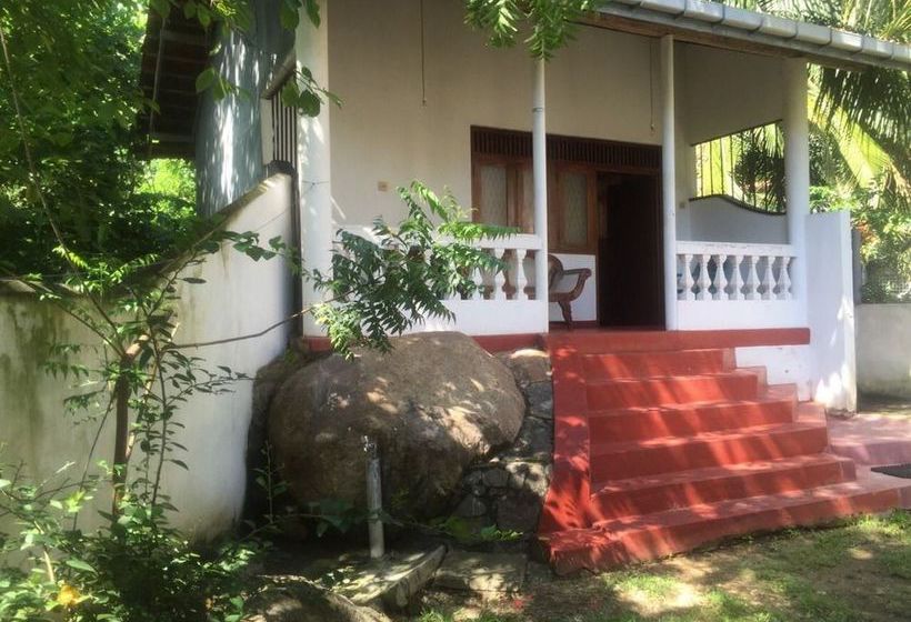 Backpacker.lk Hostel Unawatuna