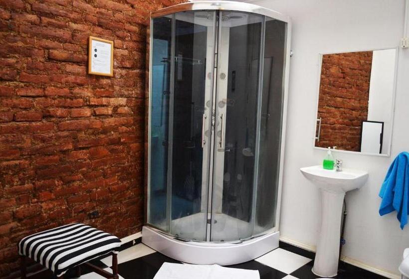 مسافرخانه La Casa Piola